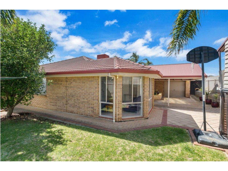 34 Shillabeer Crescent, Woodcroft SA 5162