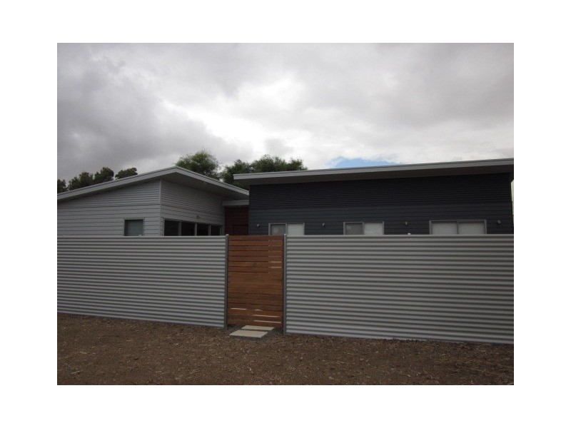17 Whinerah Avenue, Aldinga Beach SA 5173