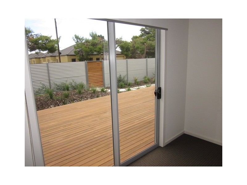 17 Whinerah Avenue, Aldinga Beach SA 5173