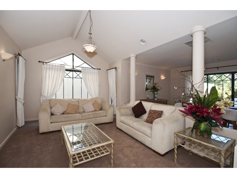 77 Dorrien Avenue, Woodcroft SA 5162