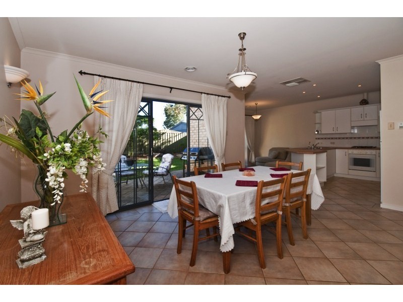 77 Dorrien Avenue, Woodcroft SA 5162