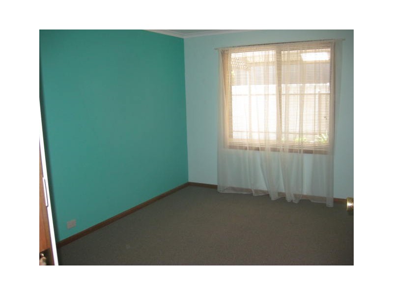 5 Dylan Court, Woodcroft SA 5162