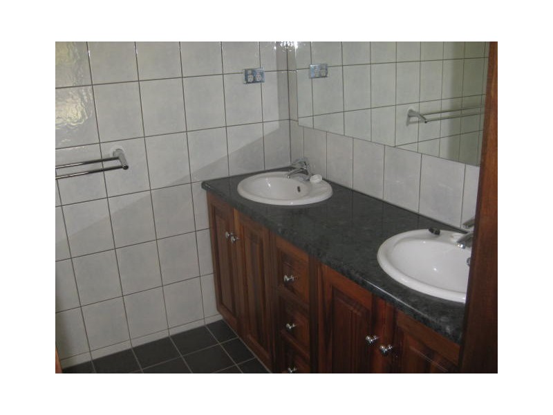 5 Dylan Court, Woodcroft SA 5162