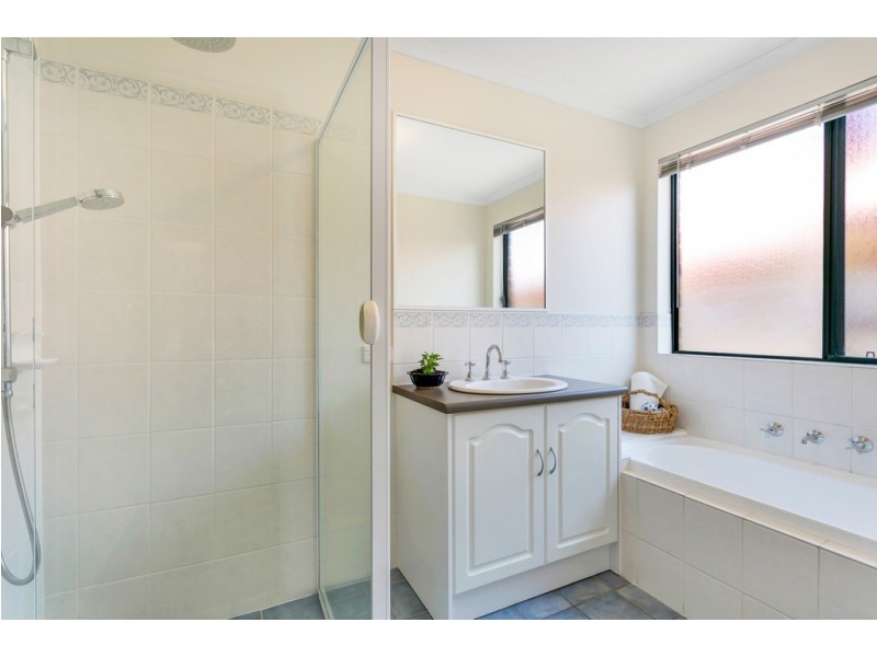 10 ESTATE DRIVE, Flagstaff Hill SA 5159