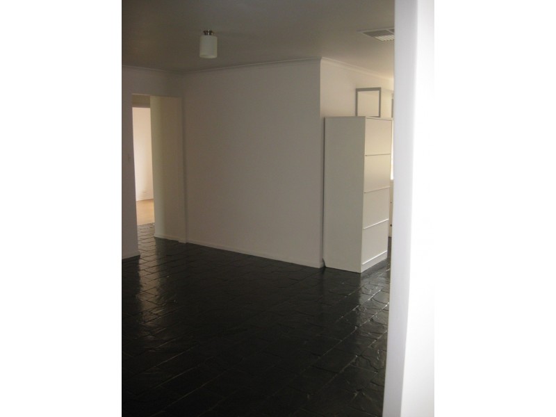 19 Goodrington Way, Moana SA 5169