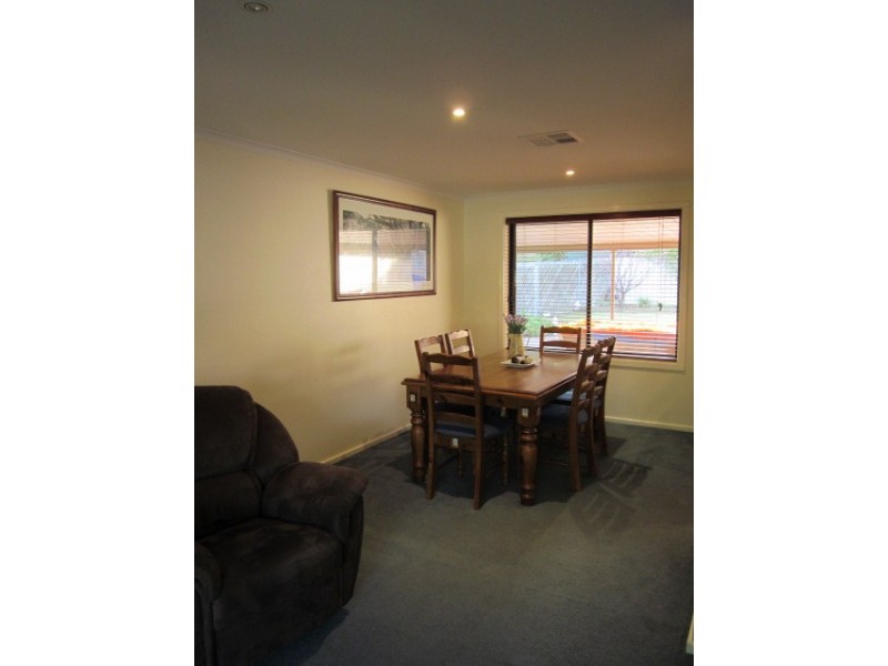 33 Southbound Avenue, Aberfoyle Park SA 5159