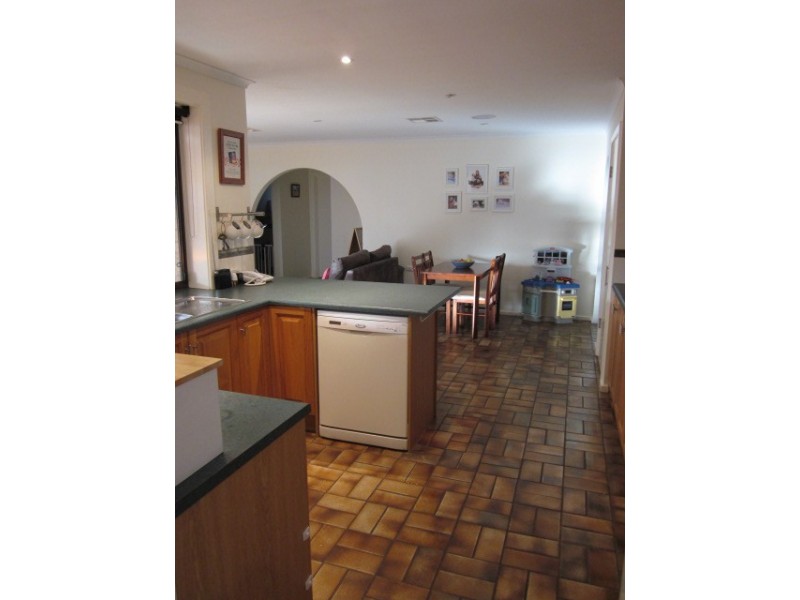 33 Southbound Avenue, Aberfoyle Park SA 5159