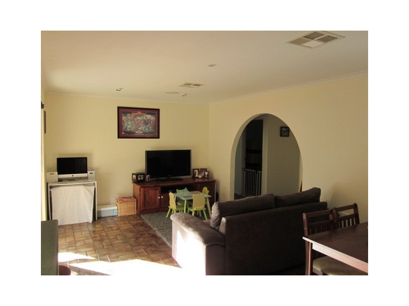 33 Southbound Avenue, Aberfoyle Park SA 5159