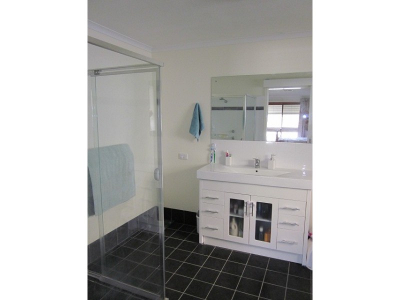 33 Southbound Avenue, Aberfoyle Park SA 5159