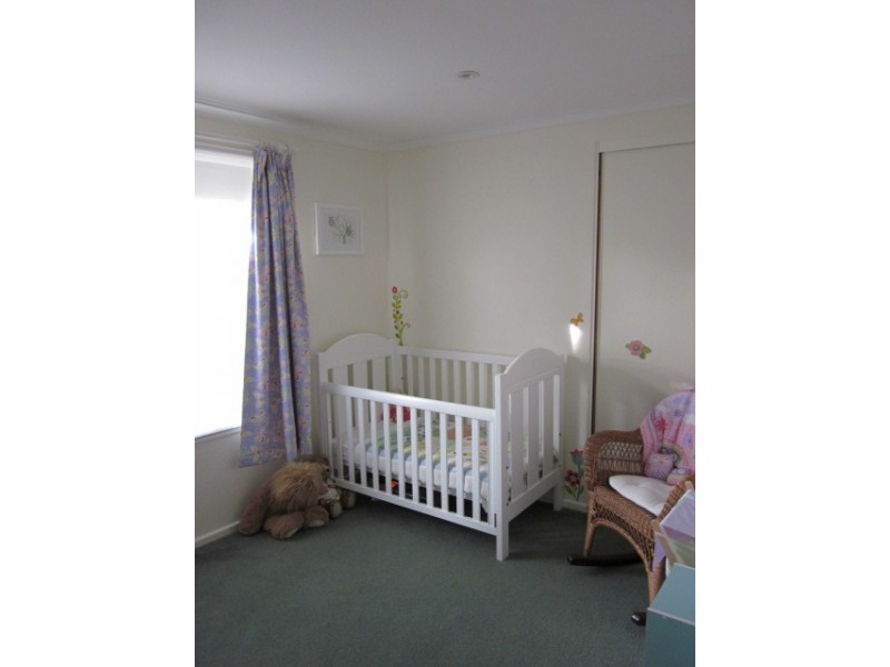 33 Southbound Avenue, Aberfoyle Park SA 5159