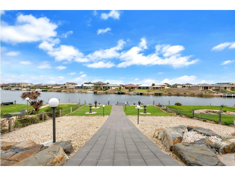 97 Britannia Parade, Hindmarsh Island SA 5214