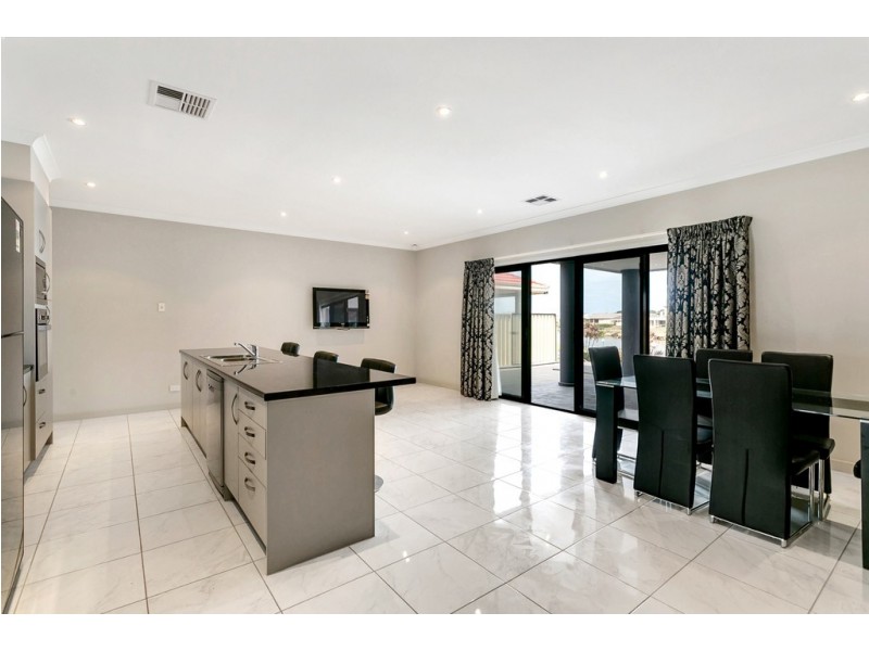 97 Britannia Parade, Hindmarsh Island SA 5214