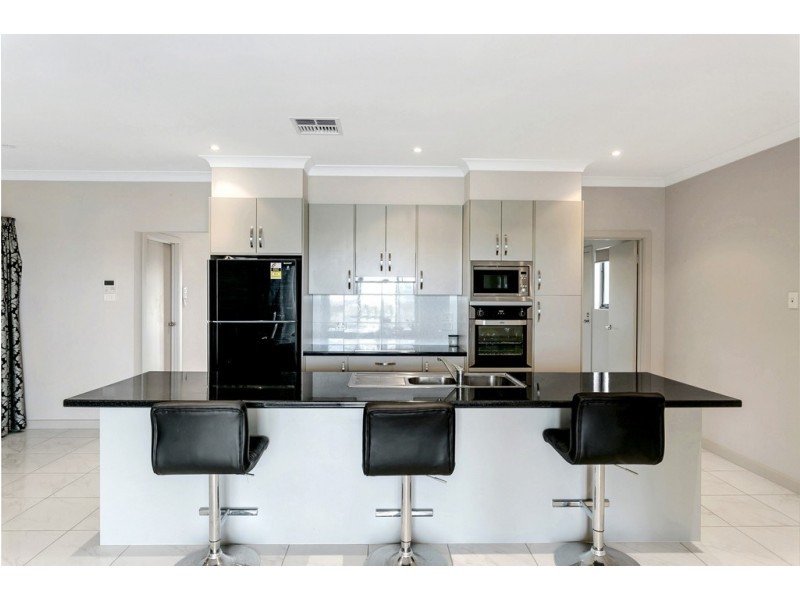 97 Britannia Parade, Hindmarsh Island SA 5214