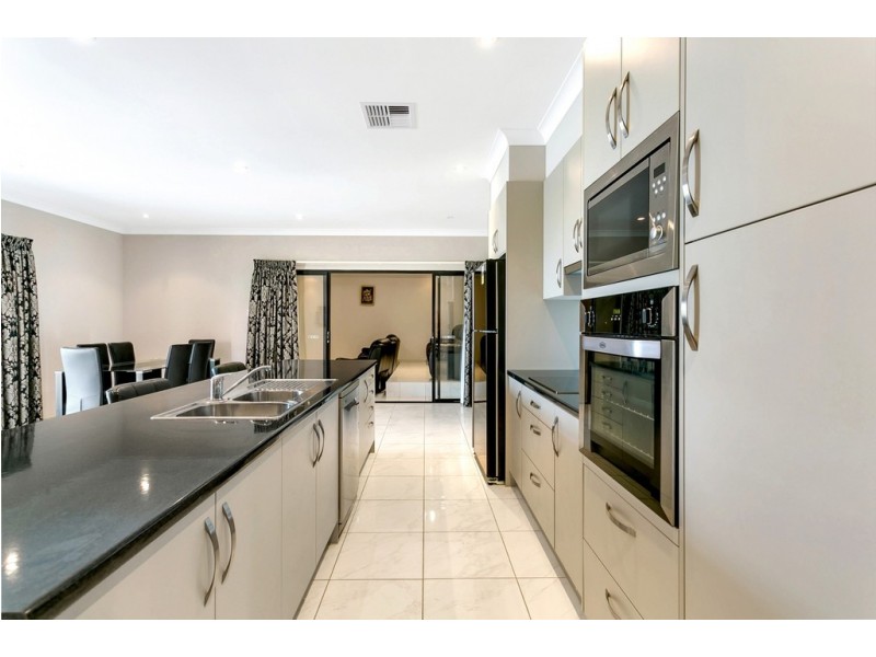 97 Britannia Parade, Hindmarsh Island SA 5214