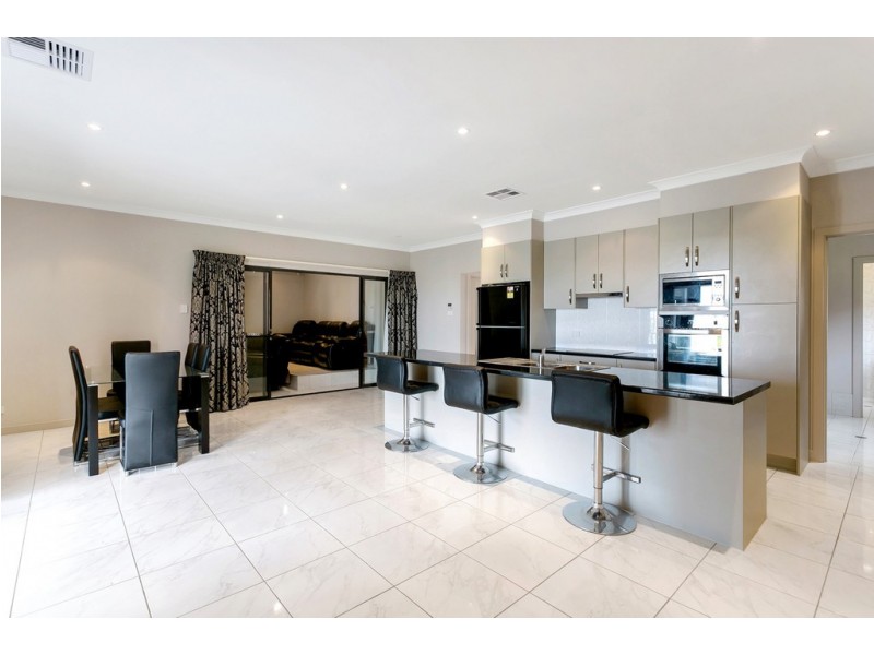 97 Britannia Parade, Hindmarsh Island SA 5214