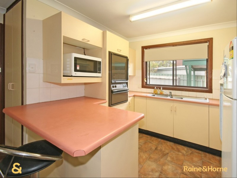 28 MANOORA DRIVE, Hallett Cove SA 5158