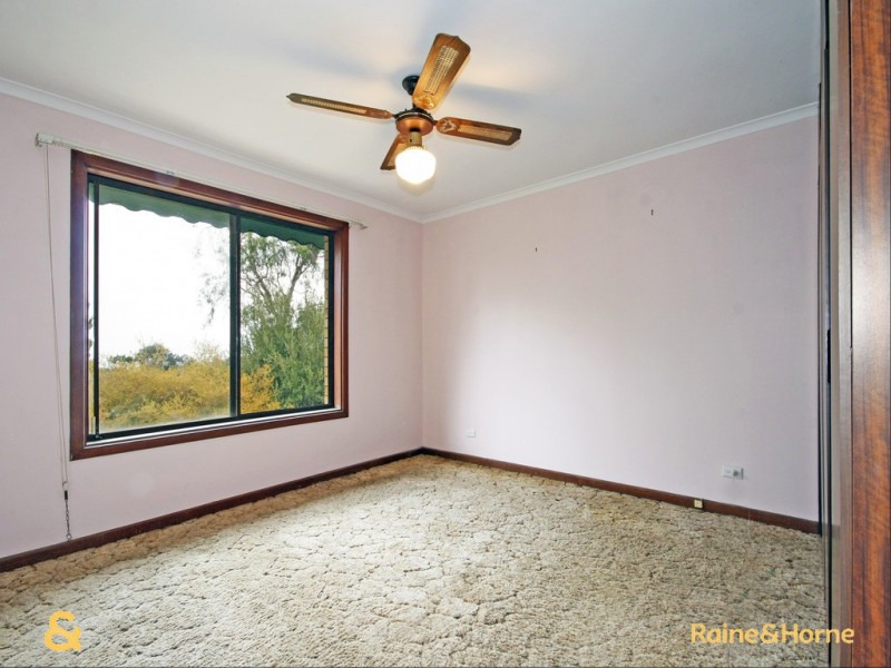 28 MANOORA DRIVE, Hallett Cove SA 5158