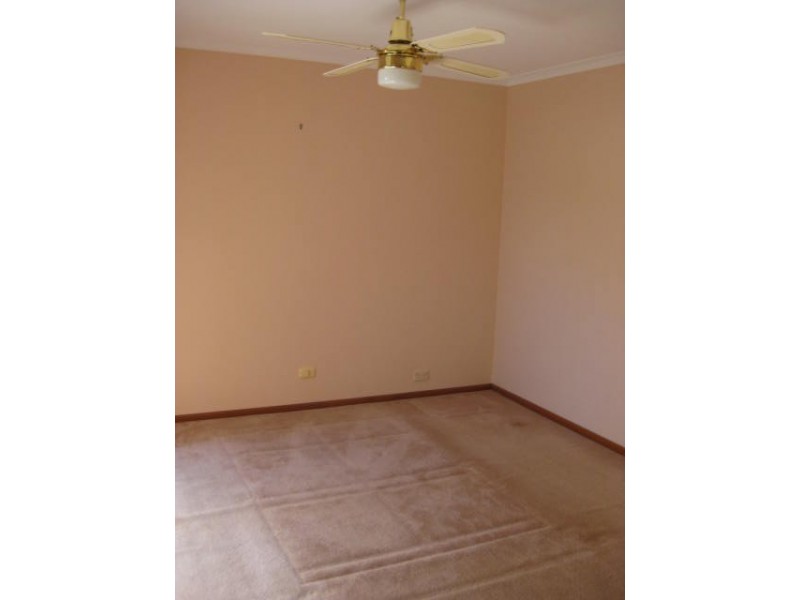 4 Ashmore Place, Onkaparinga Hills SA 5163