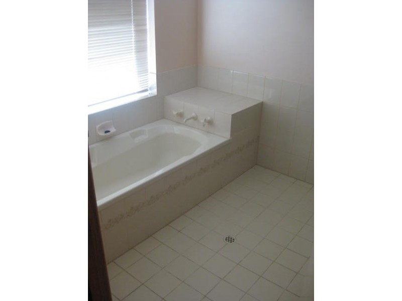 4 Ashmore Place, Onkaparinga Hills SA 5163