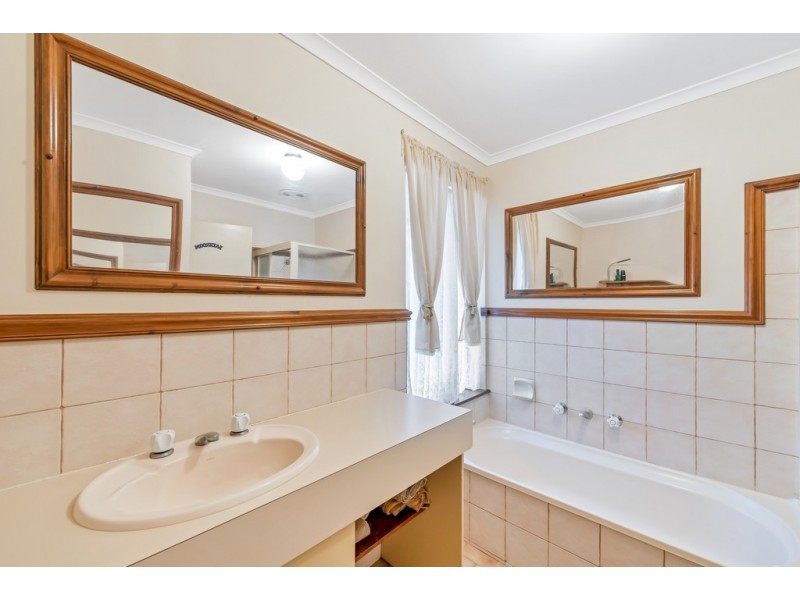 25 Spencer Drive, Morphett Vale SA 5162