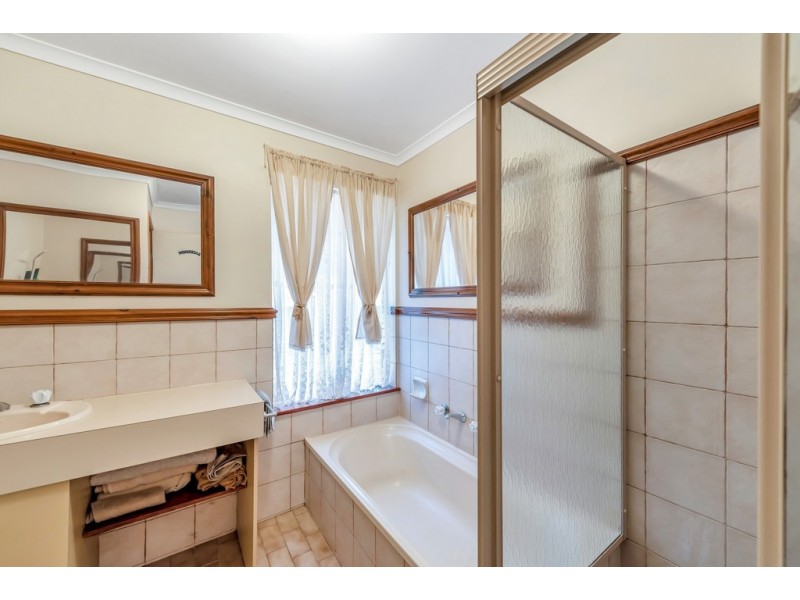 25 Spencer Drive, Morphett Vale SA 5162