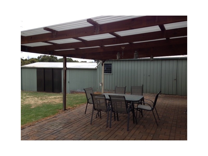 15 Carbenet Drive, Hackham SA 5163