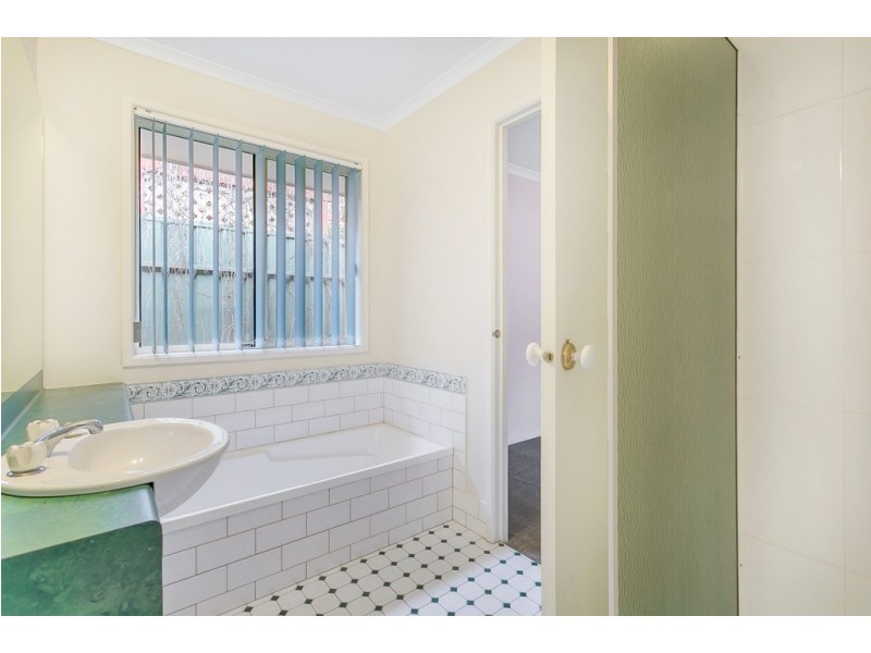 2 Fernbank Court, Morphett Vale SA 5162