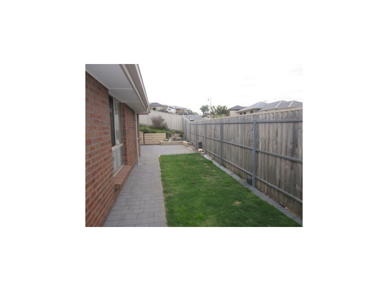 17 Yeltana Avenue, Huntfield Heights SA 5163