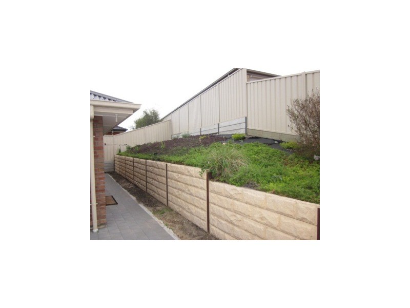 17 Yeltana Avenue, Huntfield Heights SA 5163