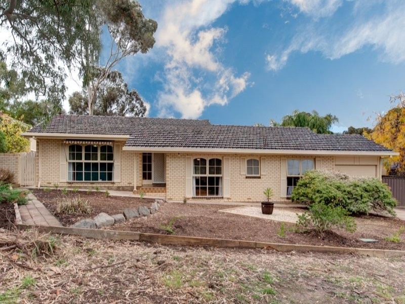 100 FAIRLIE DRIVE, Flagstaff Hill SA 5159