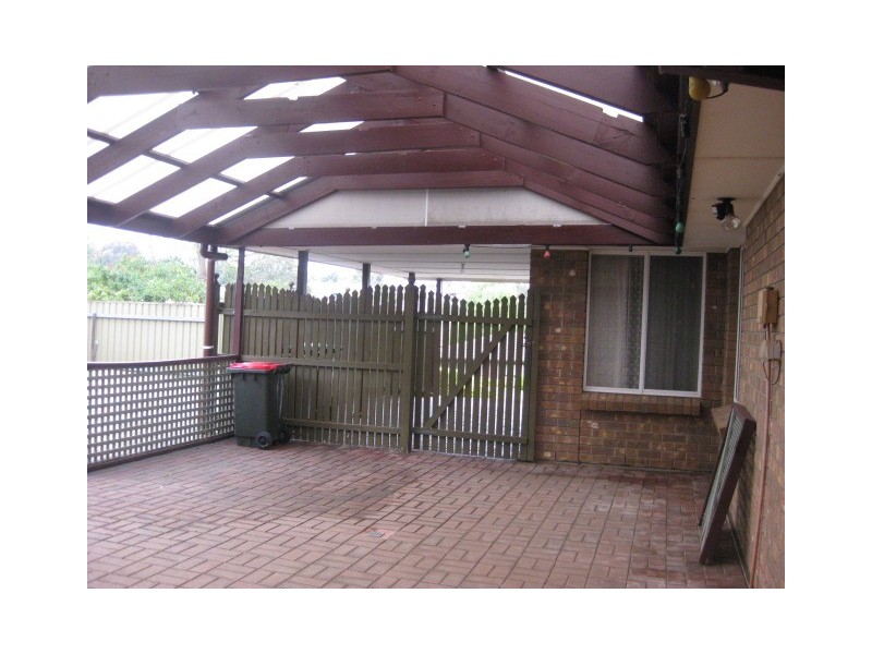 1 Marena Court, Woodcroft SA 5162