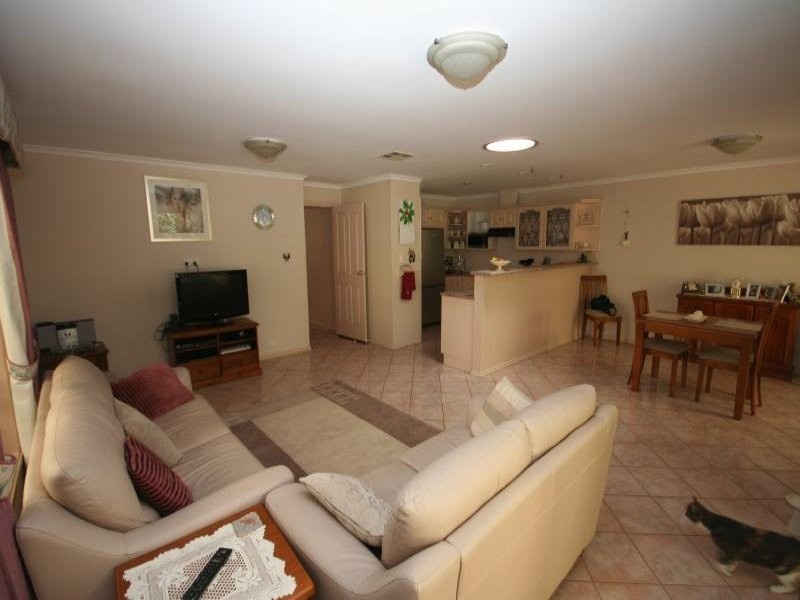 57 Dorrien Avenue, Woodcroft SA 5162