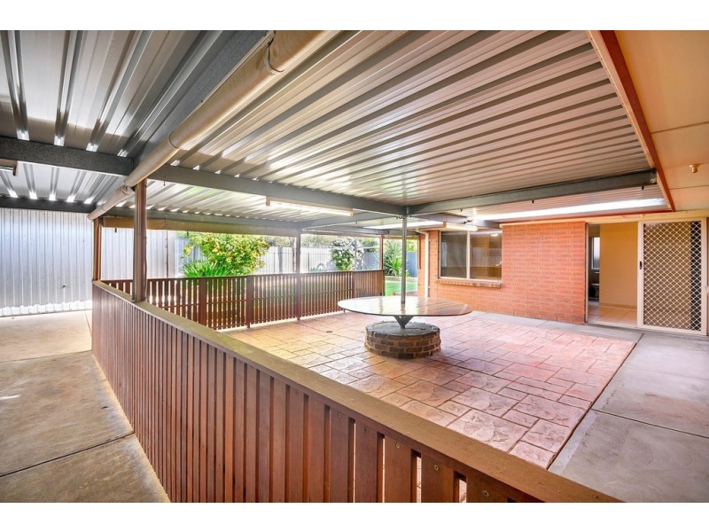 17 Trinity Road, Morphett Vale SA 5162