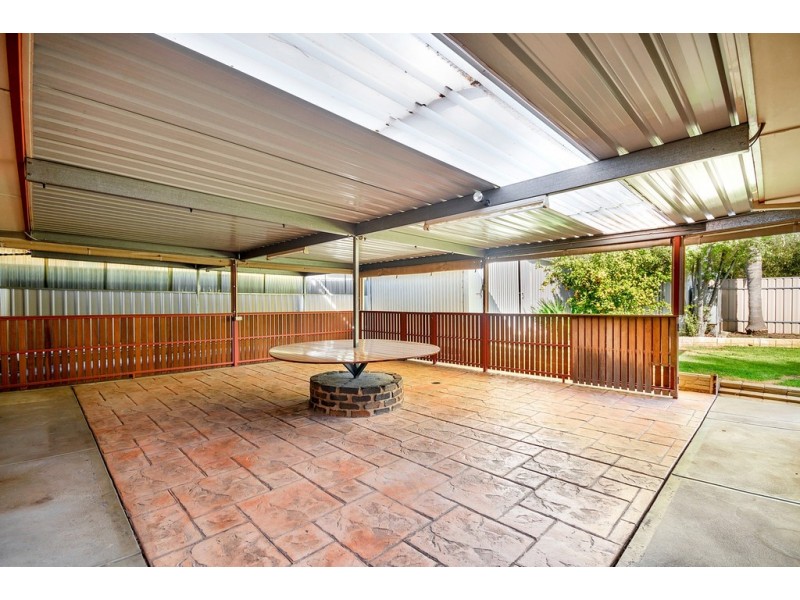 17 Trinity Road, Morphett Vale SA 5162