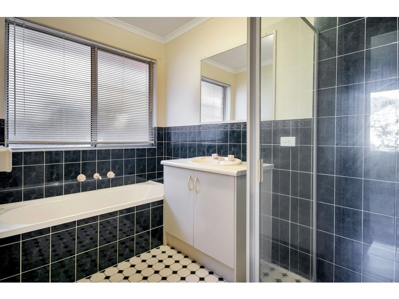 17 Trinity Road, Morphett Vale SA 5162