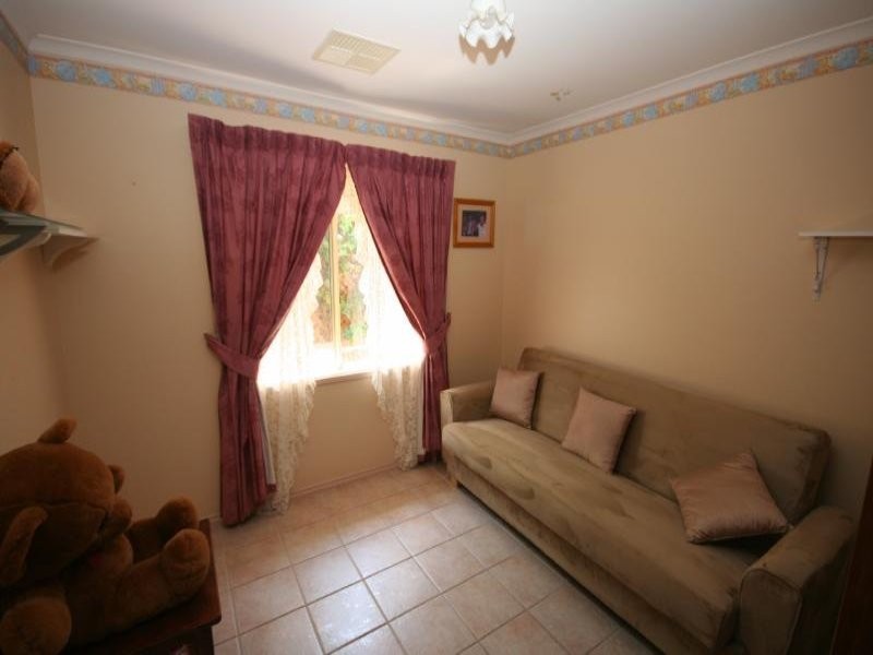 57 Dorrien Avenue, Woodcroft SA 5162