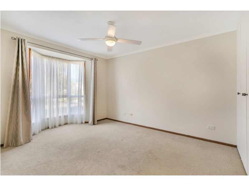 29 CHAMPAGNE CRESCENT, Woodcroft SA 5162