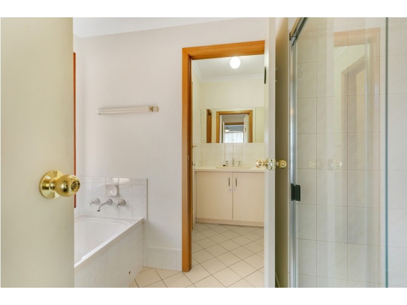 29 CHAMPAGNE CRESCENT, Woodcroft SA 5162