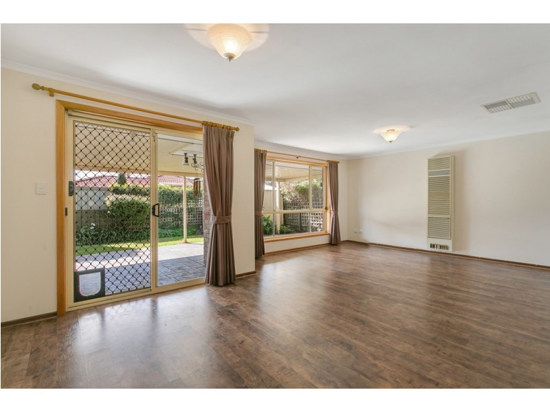 29 CHAMPAGNE CRESCENT, Woodcroft SA 5162