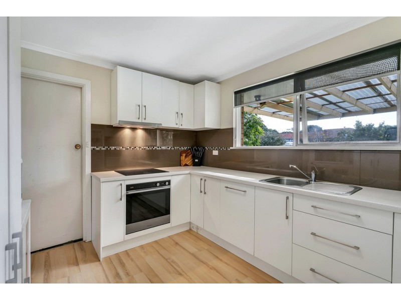 9 Carmela Avenue, Morphett Vale SA 5162