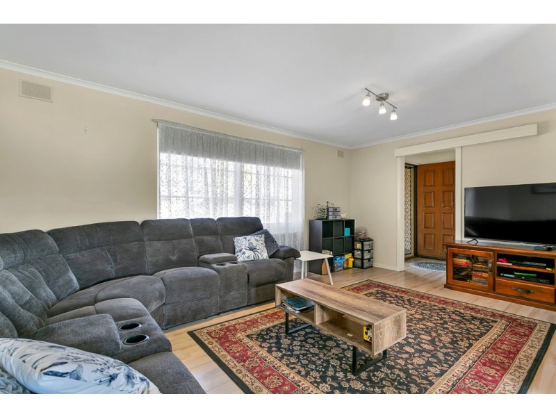 9 Carmela Avenue, Morphett Vale SA 5162