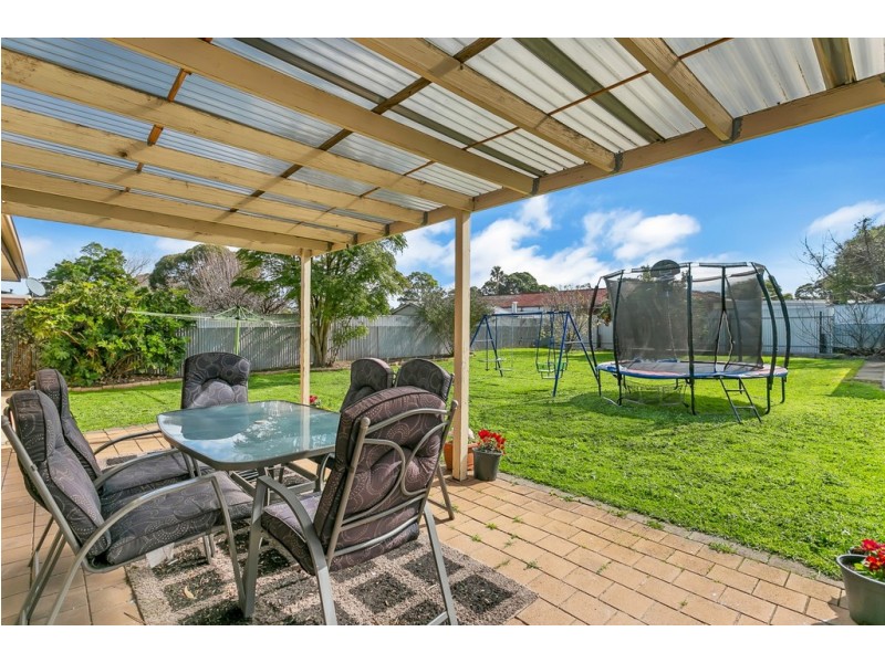 9 Carmela Avenue, Morphett Vale SA 5162