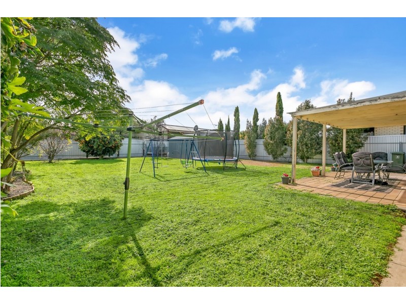 9 Carmela Avenue, Morphett Vale SA 5162