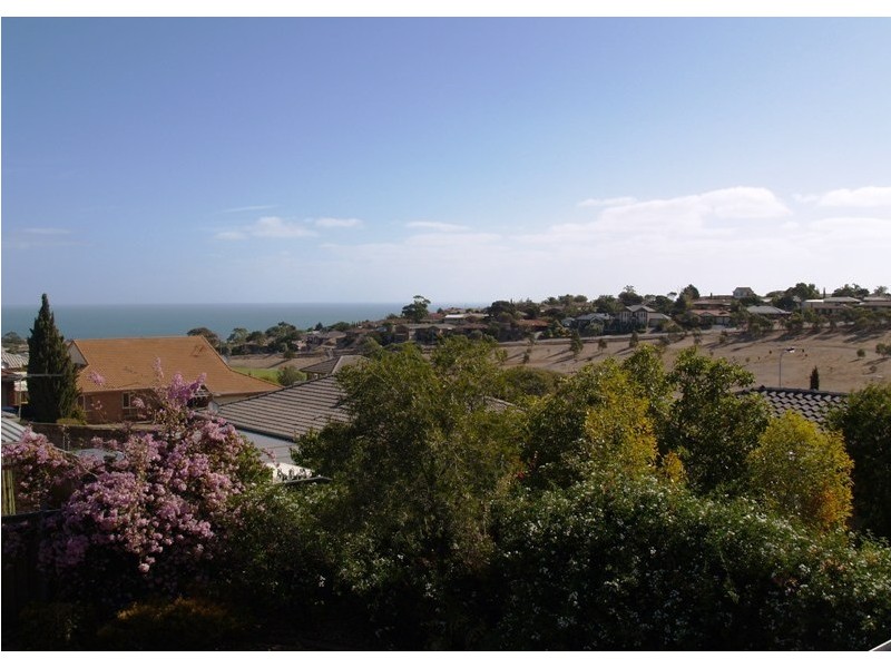 7 Poralka Crescent, Hallett Cove SA 5158