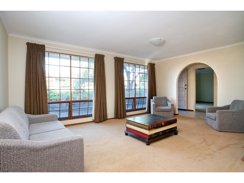 7 Poralka Crescent, Hallett Cove SA 5158