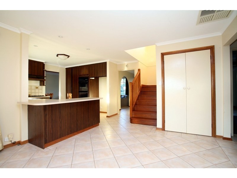 7 Poralka Crescent, Hallett Cove SA 5158