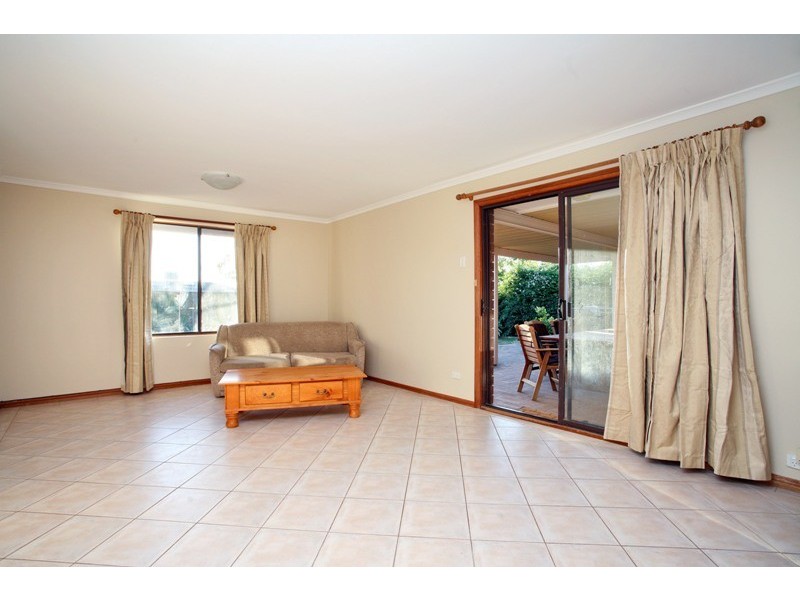 7 Poralka Crescent, Hallett Cove SA 5158