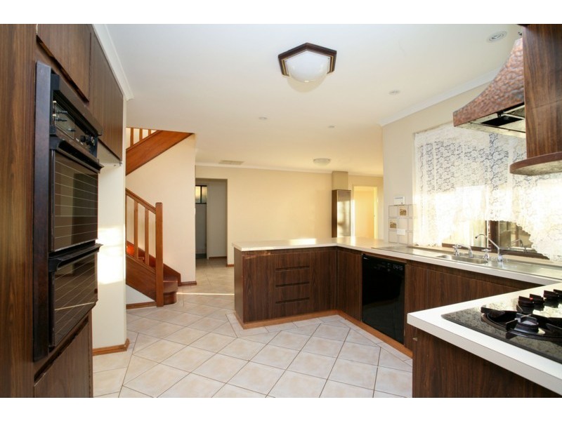 7 Poralka Crescent, Hallett Cove SA 5158