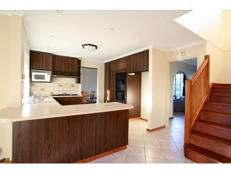 7 Poralka Crescent, Hallett Cove SA 5158