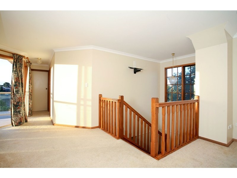 7 Poralka Crescent, Hallett Cove SA 5158